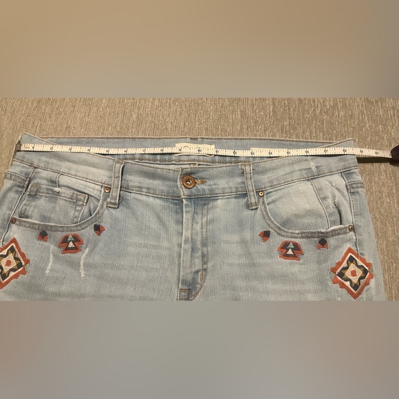 Embroidered Light Blue Jeans - Picture 4 of 6